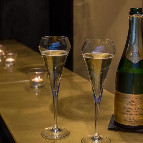 Les Bulles de Paris, the hotel with a heart of Champagne !